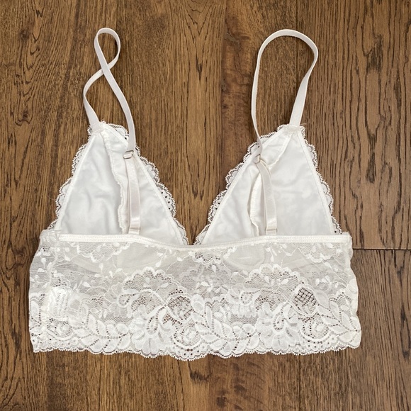 SHEIN Lacy Bralette - Picture 2 of 8